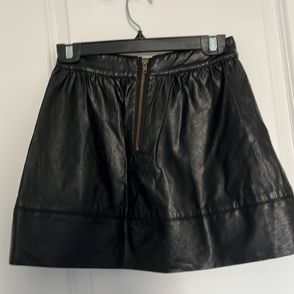Forever 21 * Black Aline Faux leather mini skirt - Picture 3 of 4